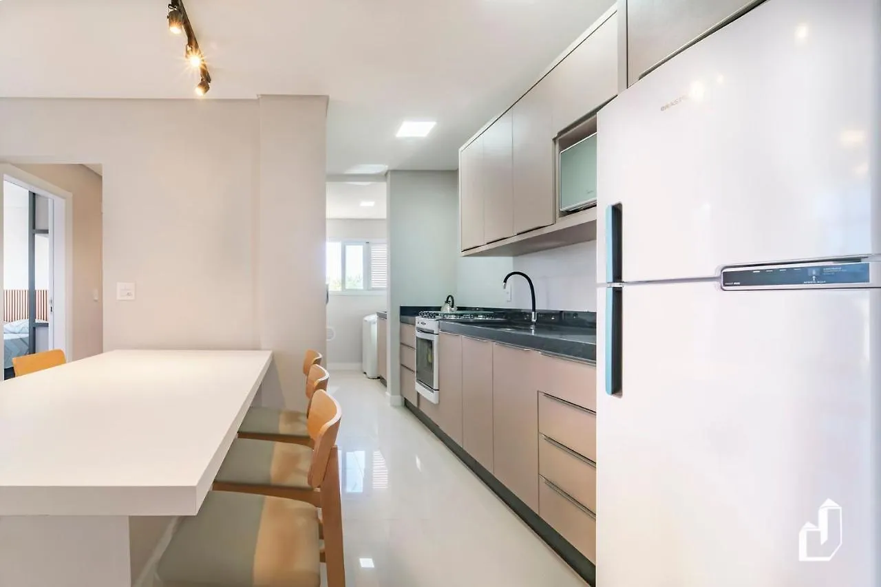 Apartamento Com 02 Dormitorios Na Quadra Da Praia Bombinhas 0*,