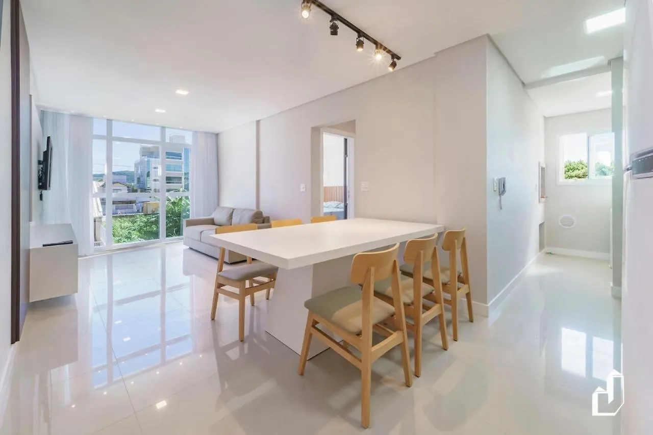 Apartamento Com 02 Dormitorios Na Quadra Da Praia Bombinhas 0*,  Brazil