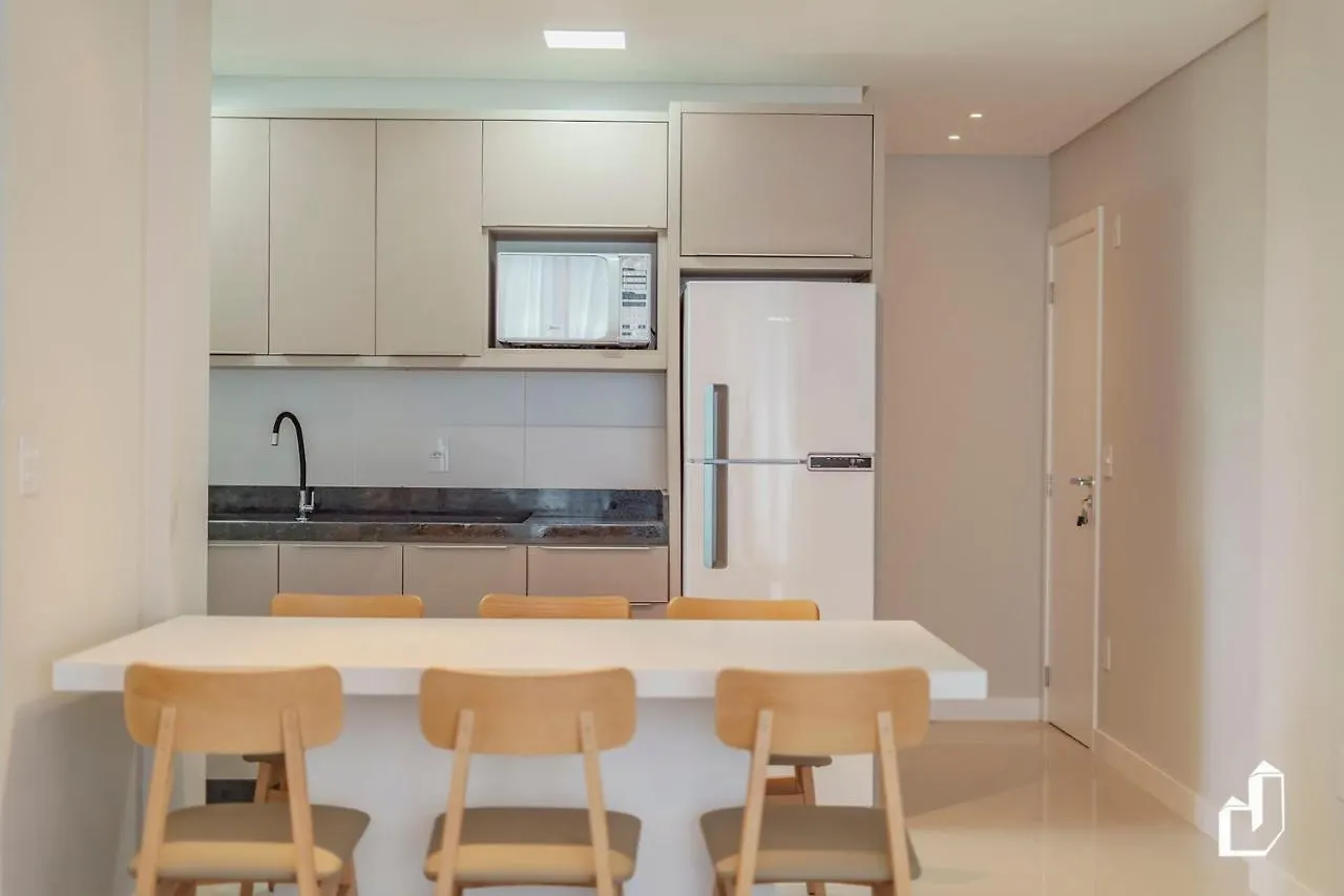 Apartamento Com 02 Dormitorios Na Quadra Da Praia Bombinhas Apartment
