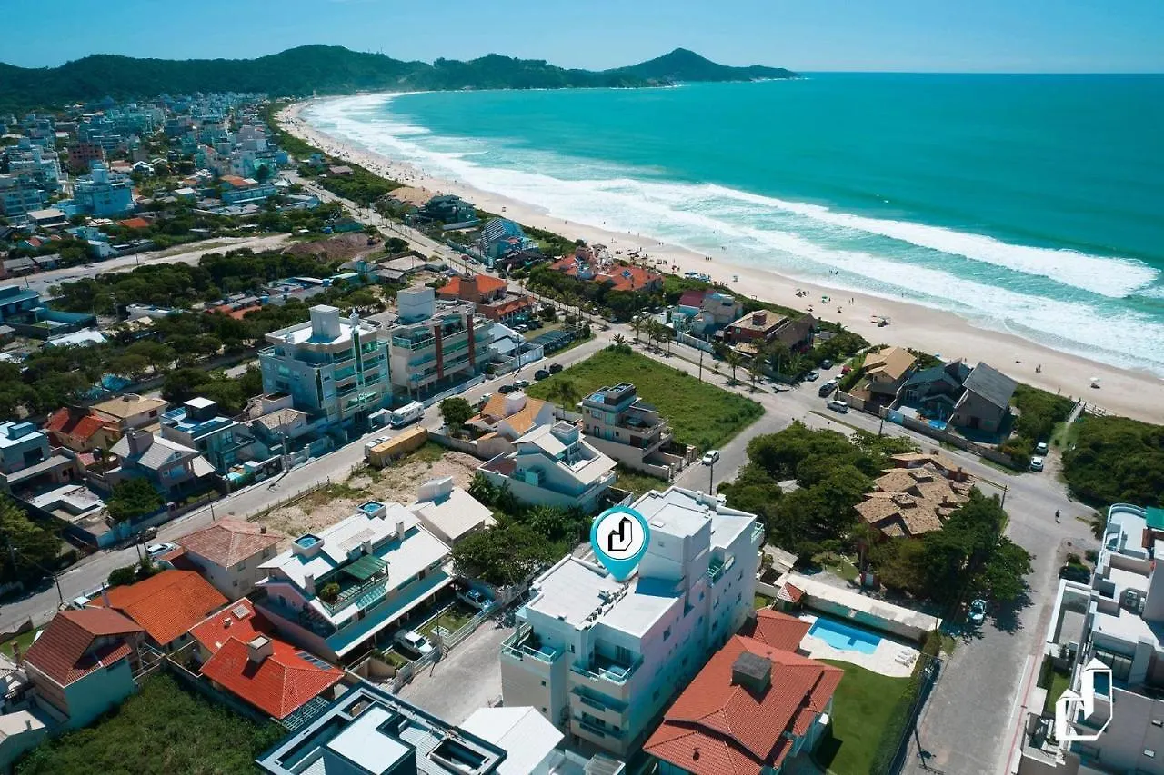 Apartamento Com 02 Dormitorios Na Quadra Da Praia Bombinhas 0*,  Brazil