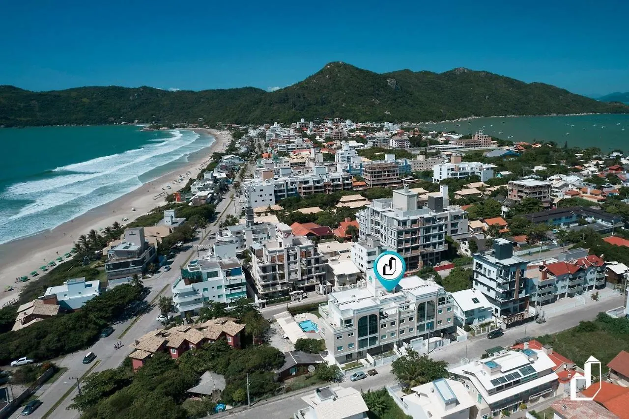 Apartamento Com 02 Dormitorios Na Quadra Da Praia Bombinhas Apartment