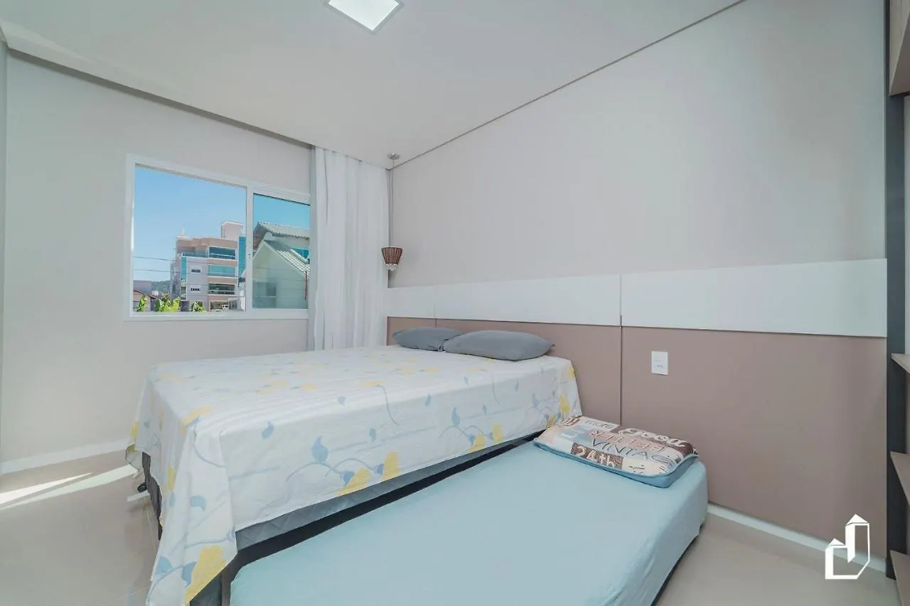 Apartamento Com 02 Dormitorios Na Quadra Da Praia Bombinhas 0*,