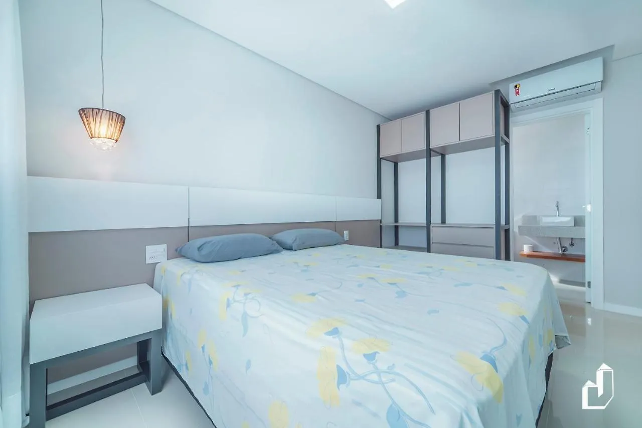 Apartment Apartamento Com 02 Dormitorios Na Quadra Da Praia Bombinhas