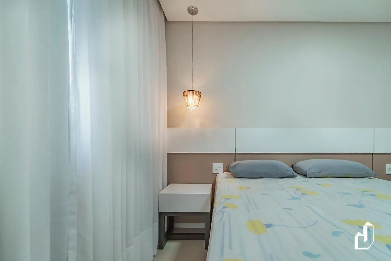 Apartamento Com 02 Dormitorios Na Quadra Da Praia Bombinhas Apartment