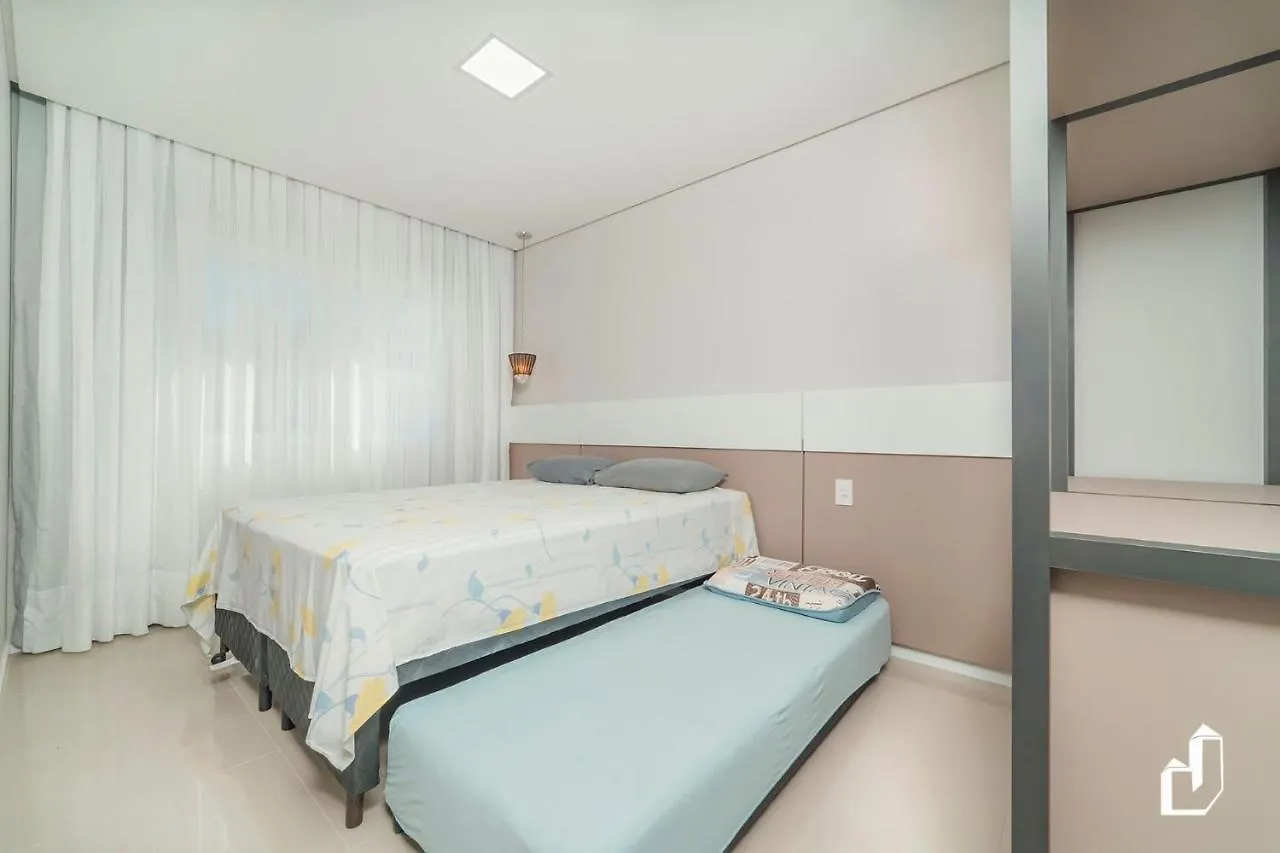 Apartamento Com 02 Dormitorios Na Quadra Da Praia Bombinhas Brazil